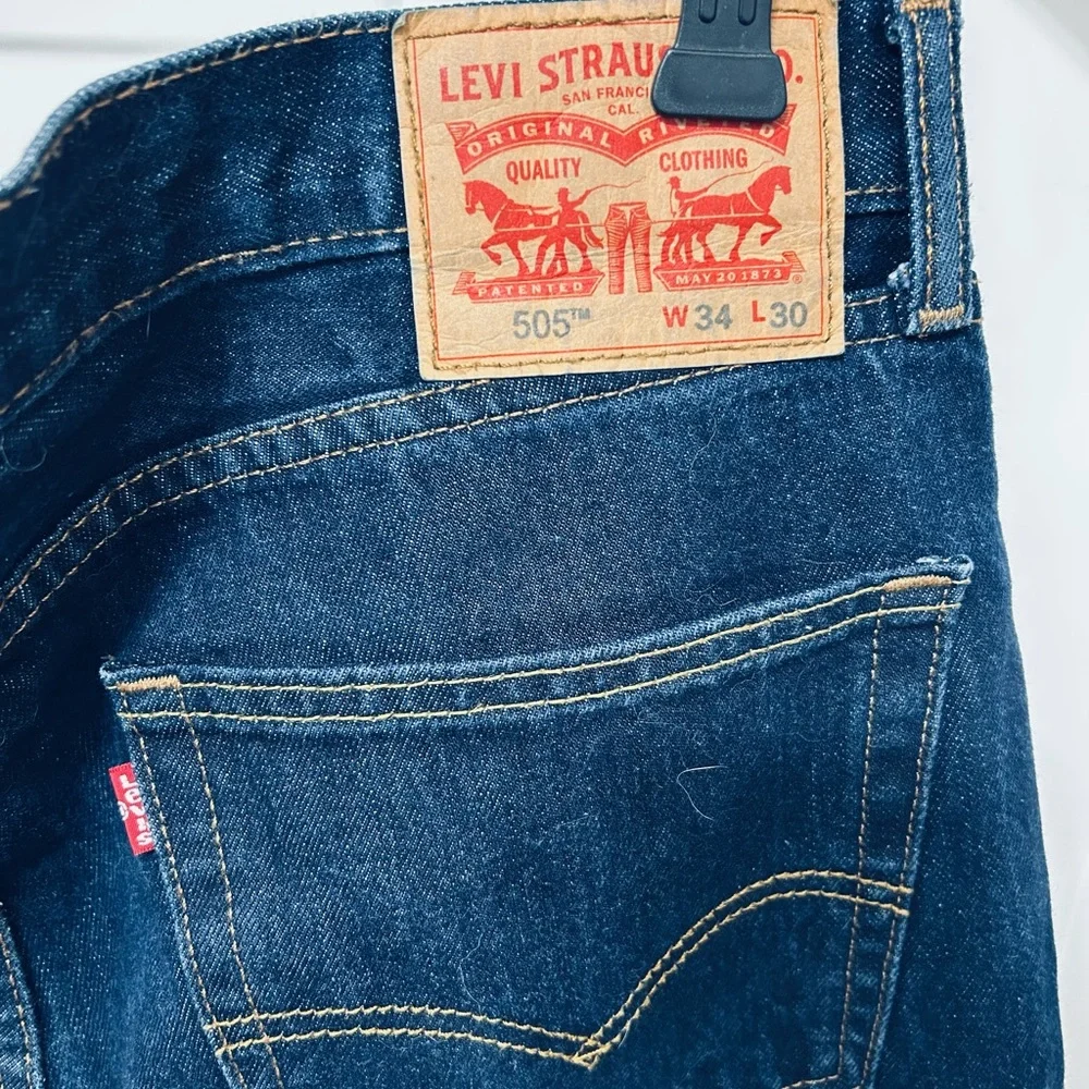 NWOT 505 LEVI’s Blue Jeans Dark Wash Measures   w 34   L 30 - Picture 2 of 9